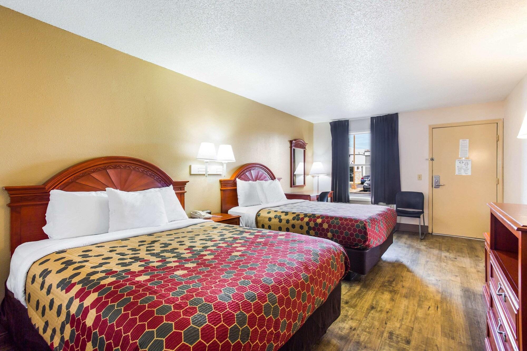 Econo Lodge *